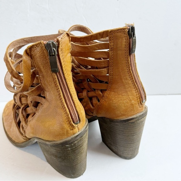 Free People Brown Suede Carrera Ankle Boots Sz 36 Y2K Momcore - Picture 7 of 13